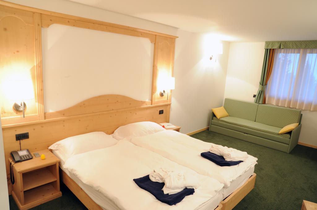 Alpine Mugon Hotel Vason Quarto foto